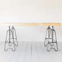 Albert Desk