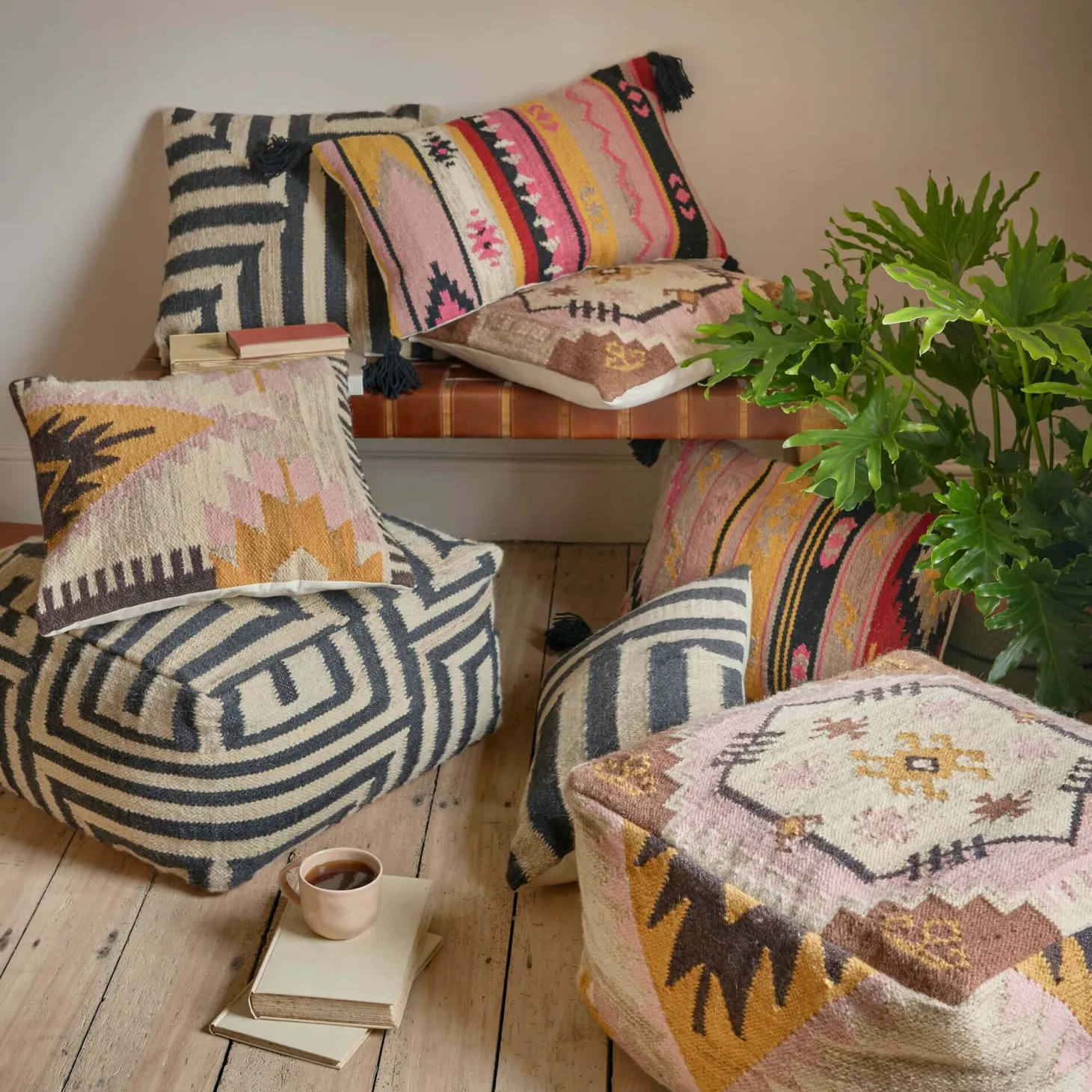 Asmee Pouffe