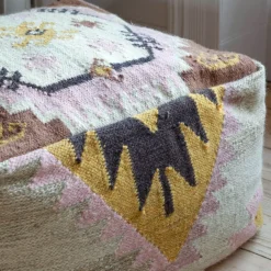 Asmee Pouffe