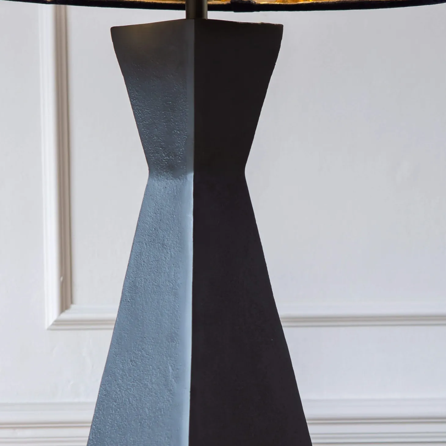Black Rodin Table Lamp