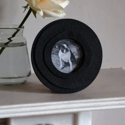 Black Round Layered Photo Frame