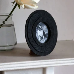 Black Round Layered Photo Frame