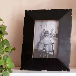 Black Scalloped Bone Photo Frame