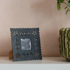 Black Scalloped Square Photo Frame