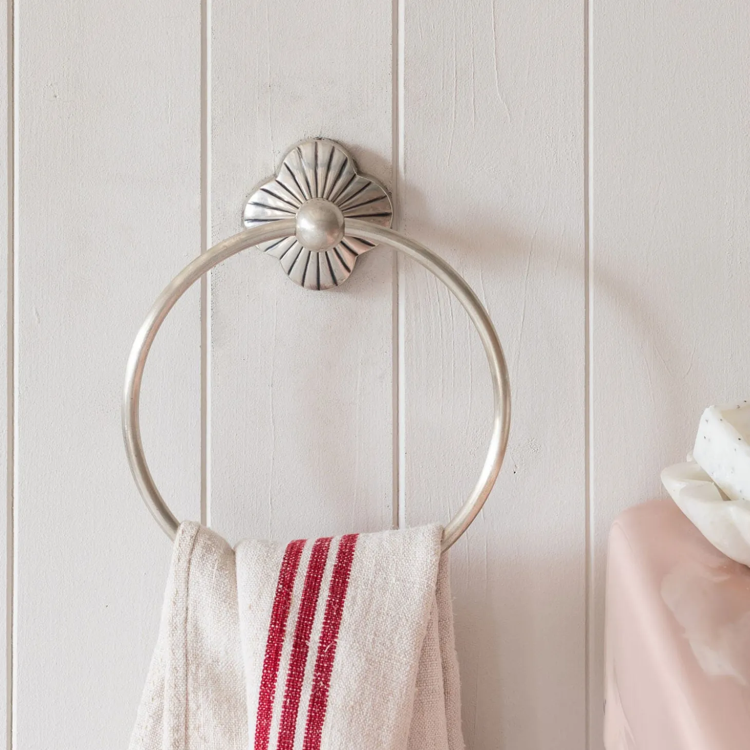 Eliston Towel Ring