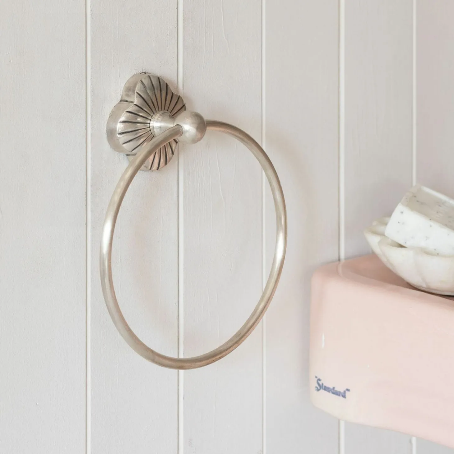 Eliston Towel Ring
