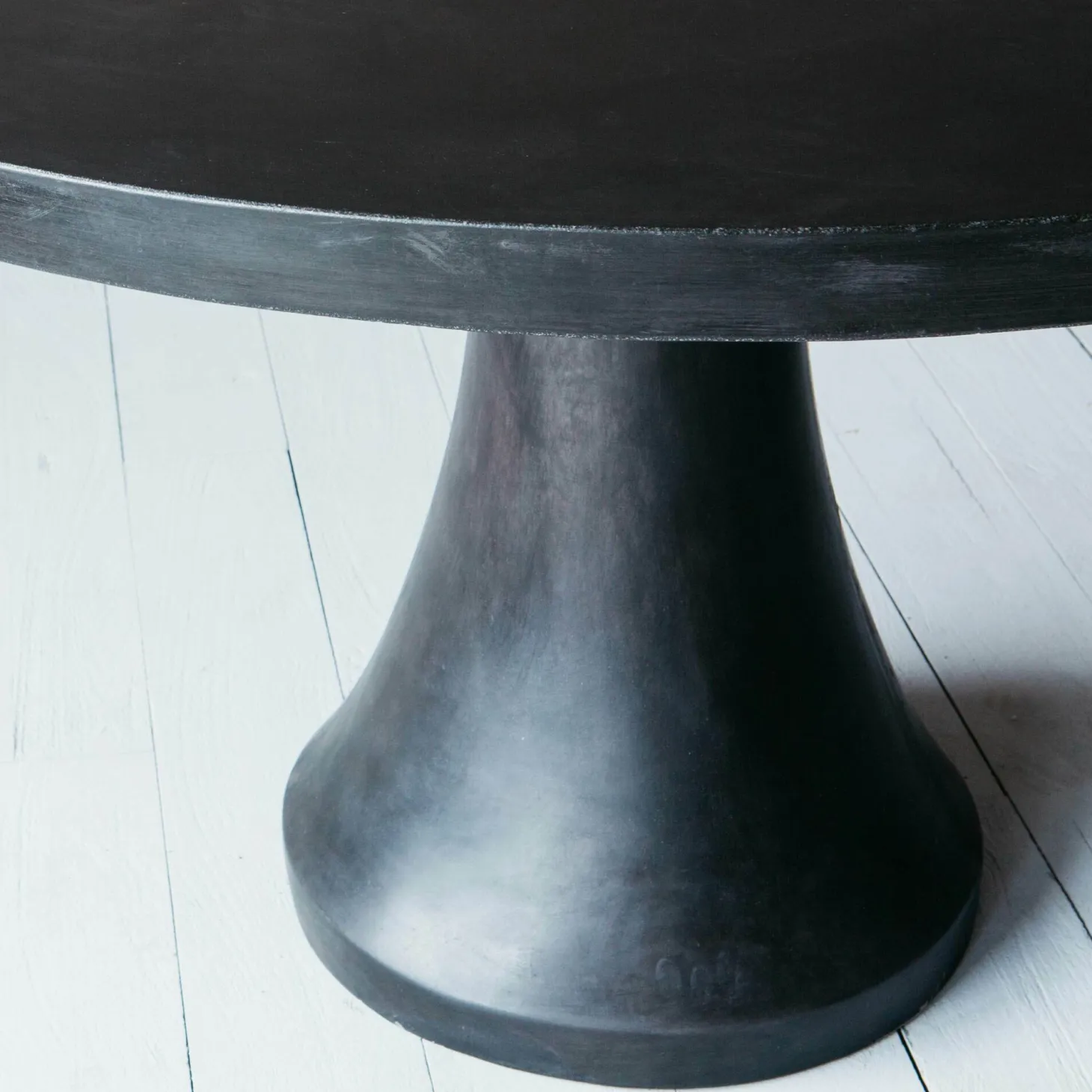 Goswell 4 Seater Round Dining Table