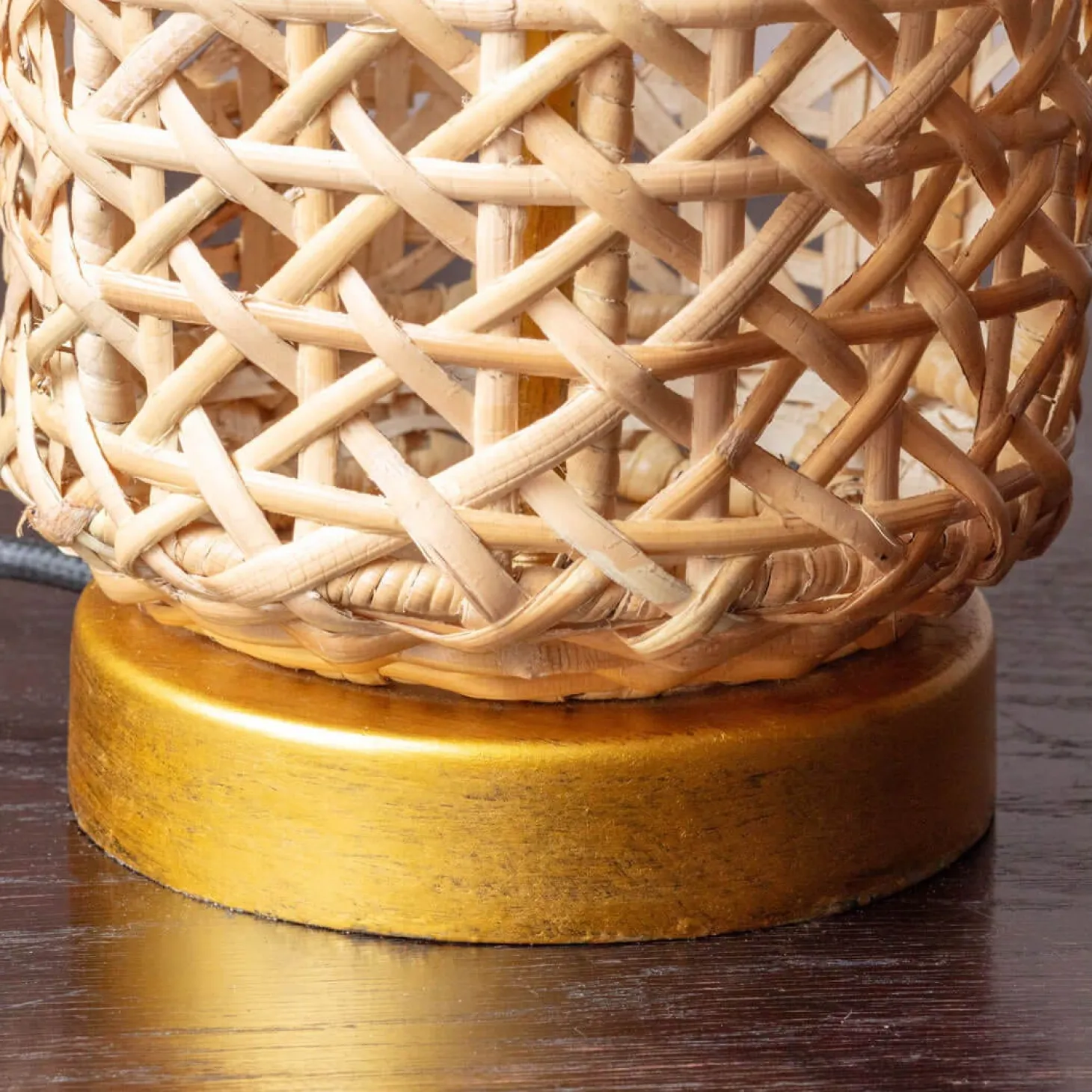Lari Table Lamp