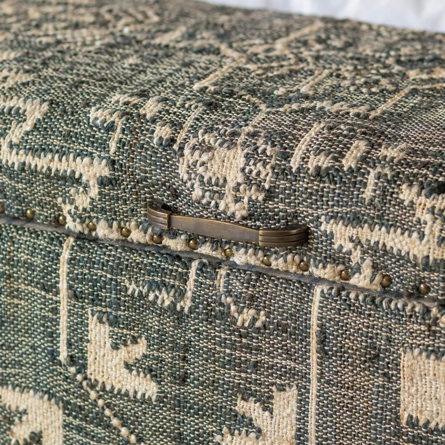 Leo Jute Blanket Box