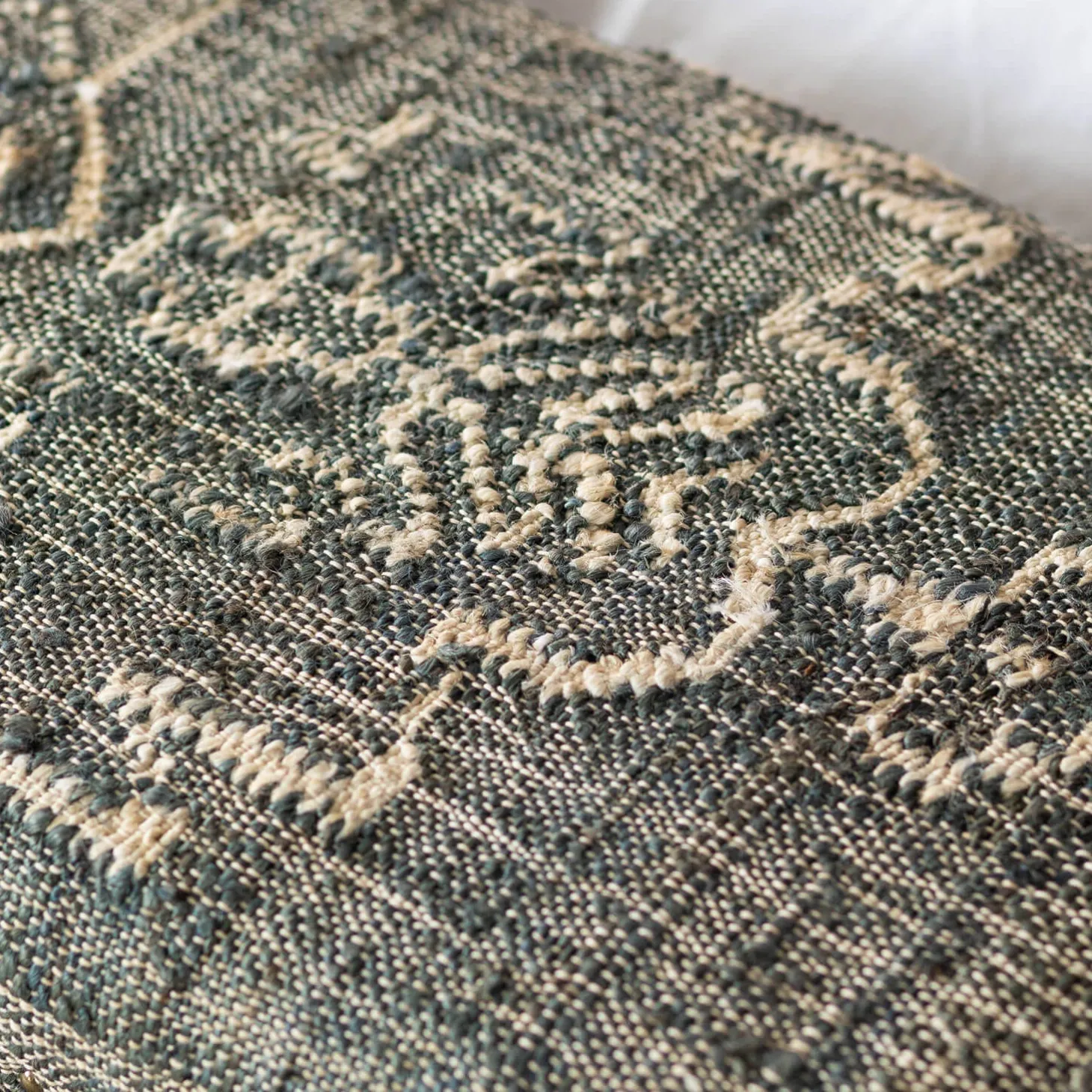 Leo Jute Blanket Box