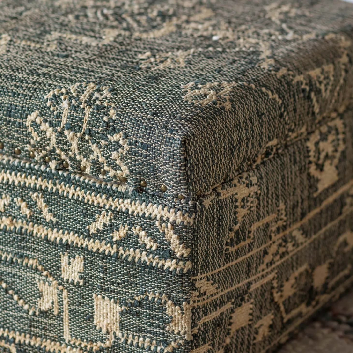 Leo Jute Ottoman