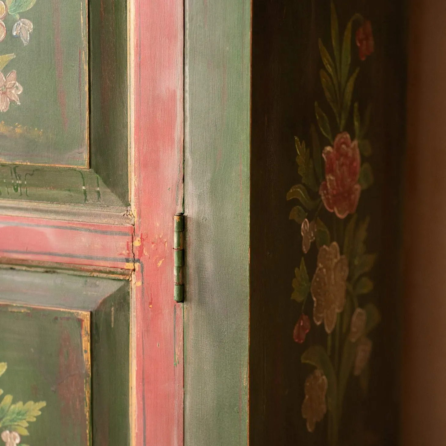 Liyang Painted Almirah Cabinet