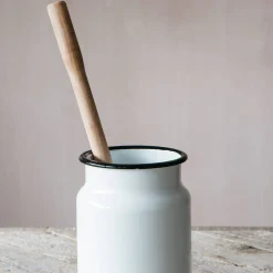 Loo Brush in Enamel Pot