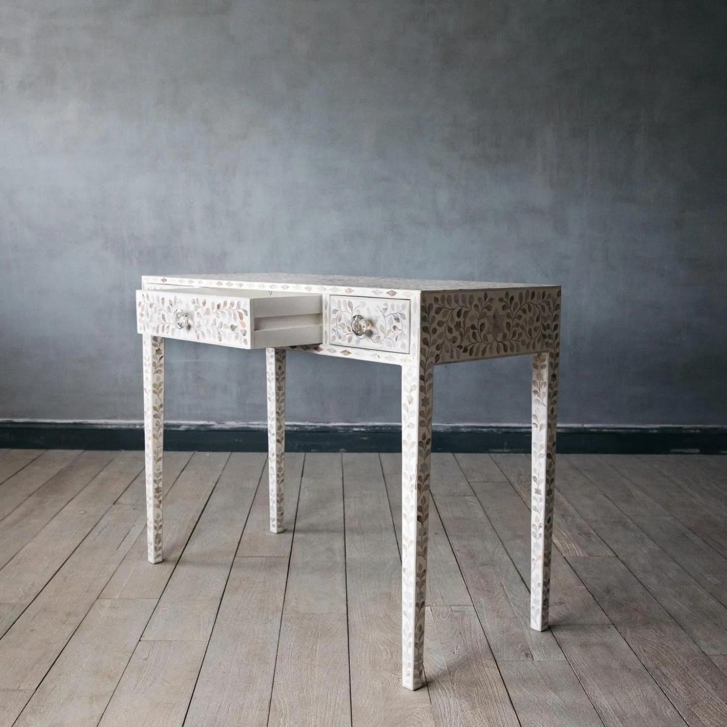 Maxi White Mother of Pearl Dressing Table