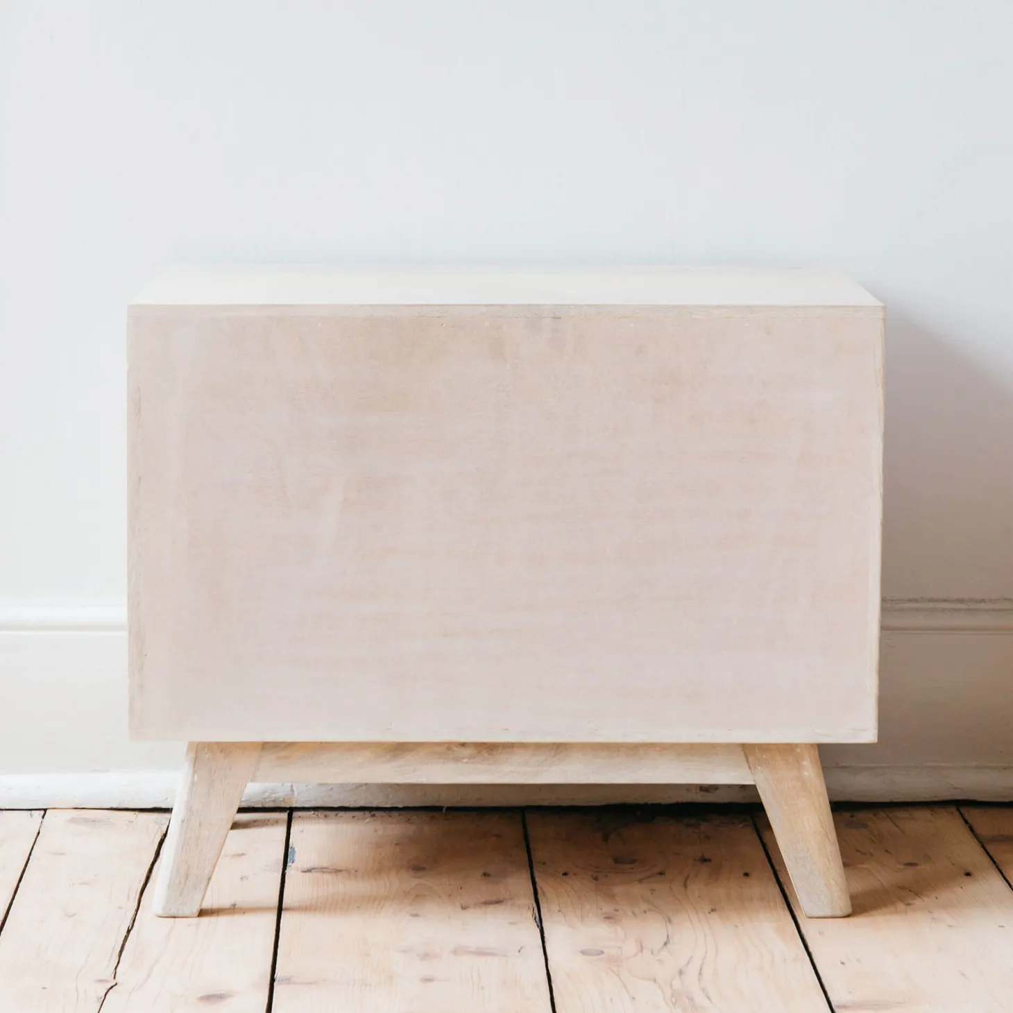 Momoka Bedside Table