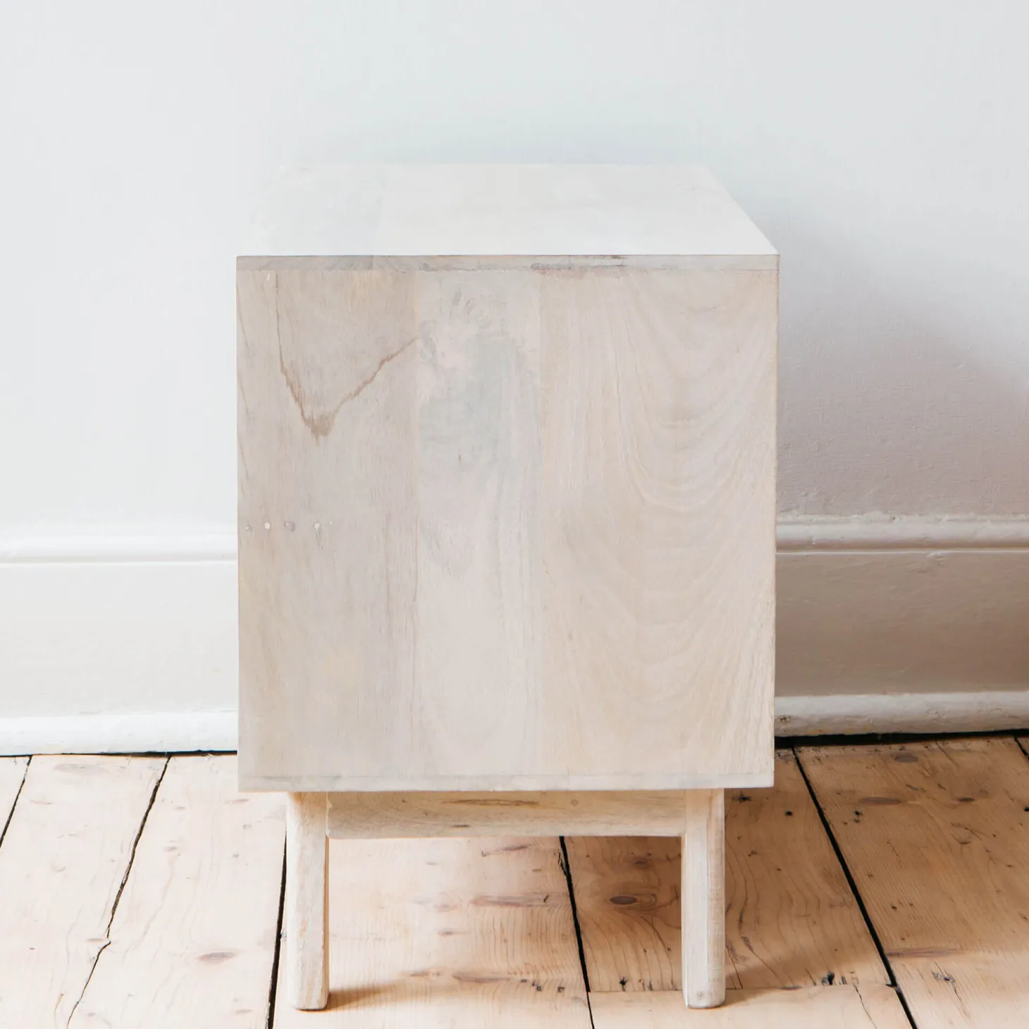 Momoka Bedside Table
