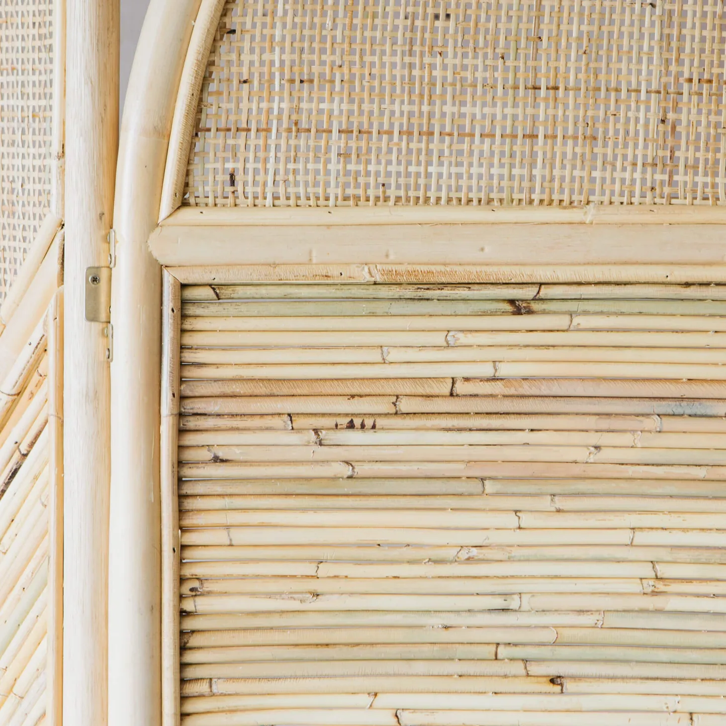Natural Rattan Arched Screen