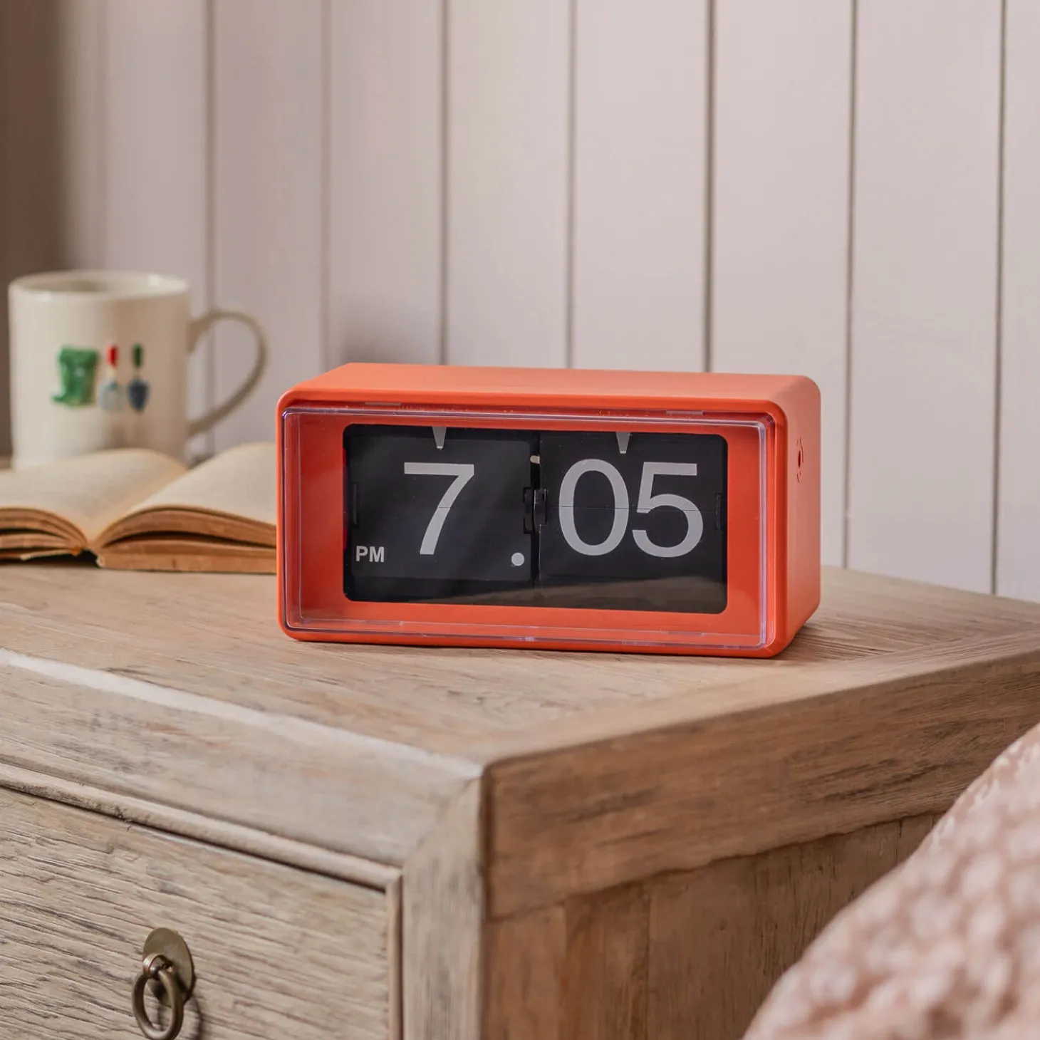 Orange Boxed Retro Flip Clock