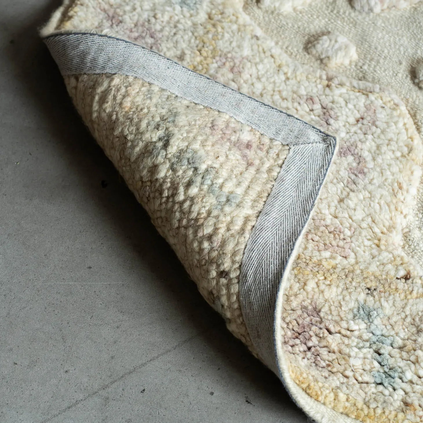 Posey Knotted Wool Rug 180 x 270cm