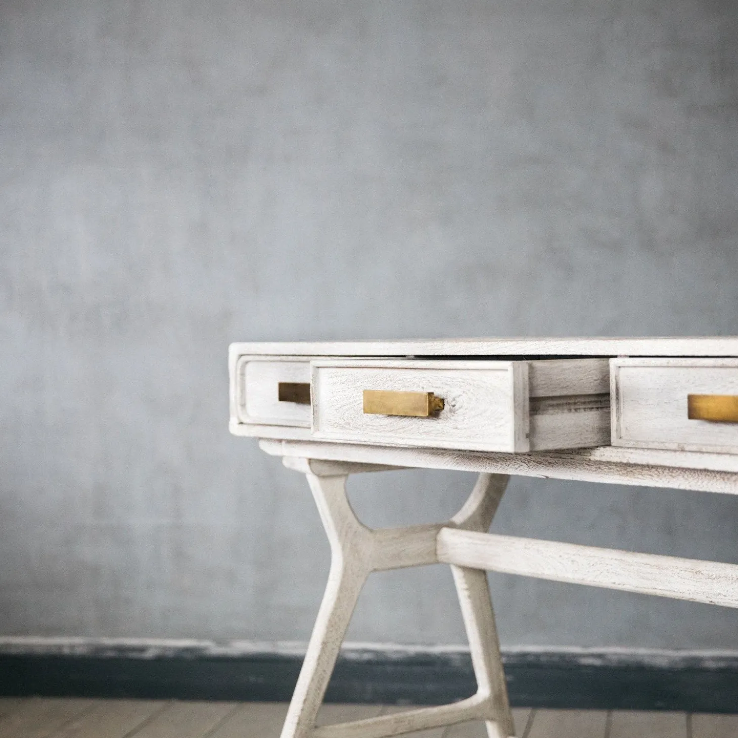 Sandblasted Nordic Desk