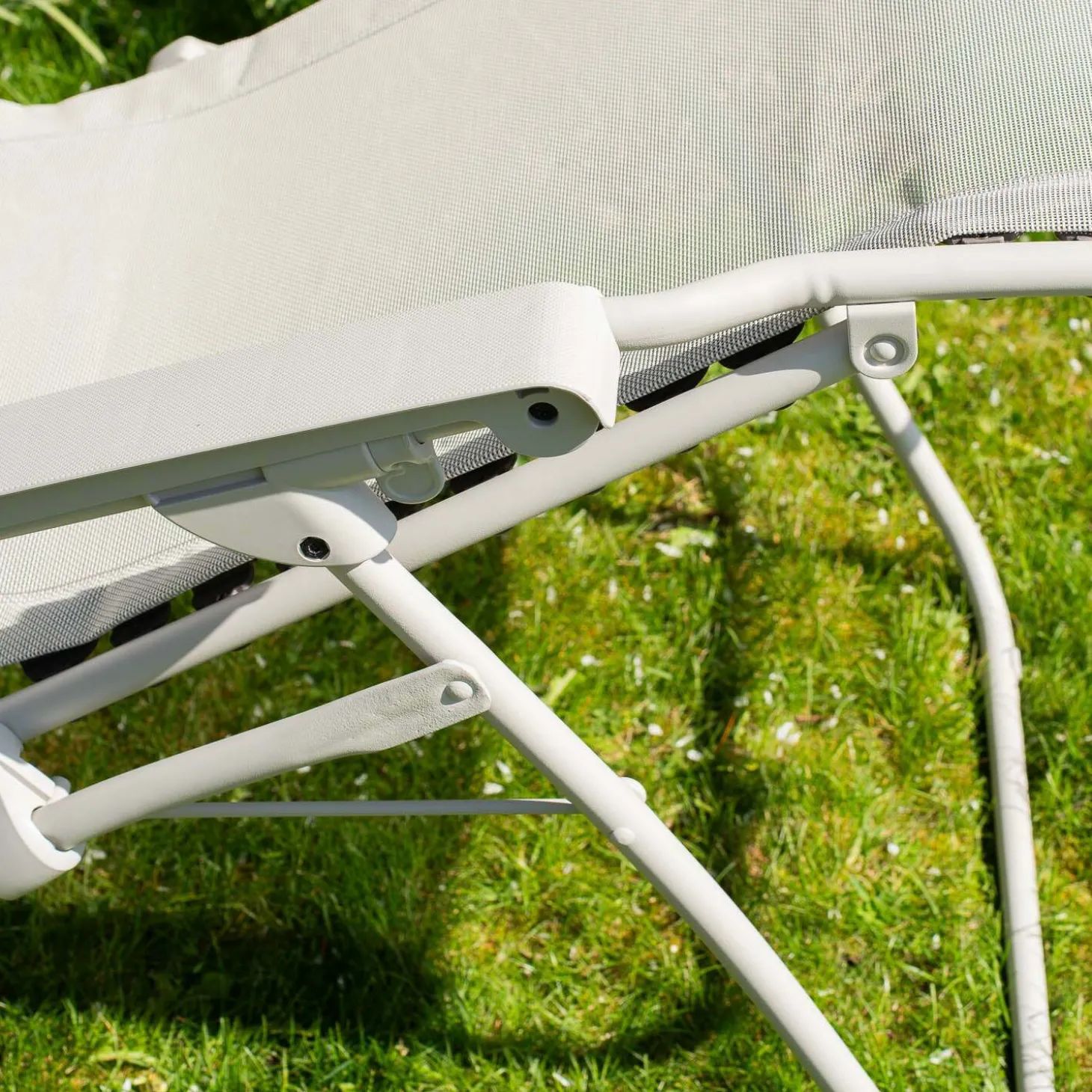 Seigle White Reclining Garden Chair