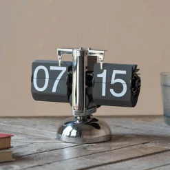 Small Flip Table Clock