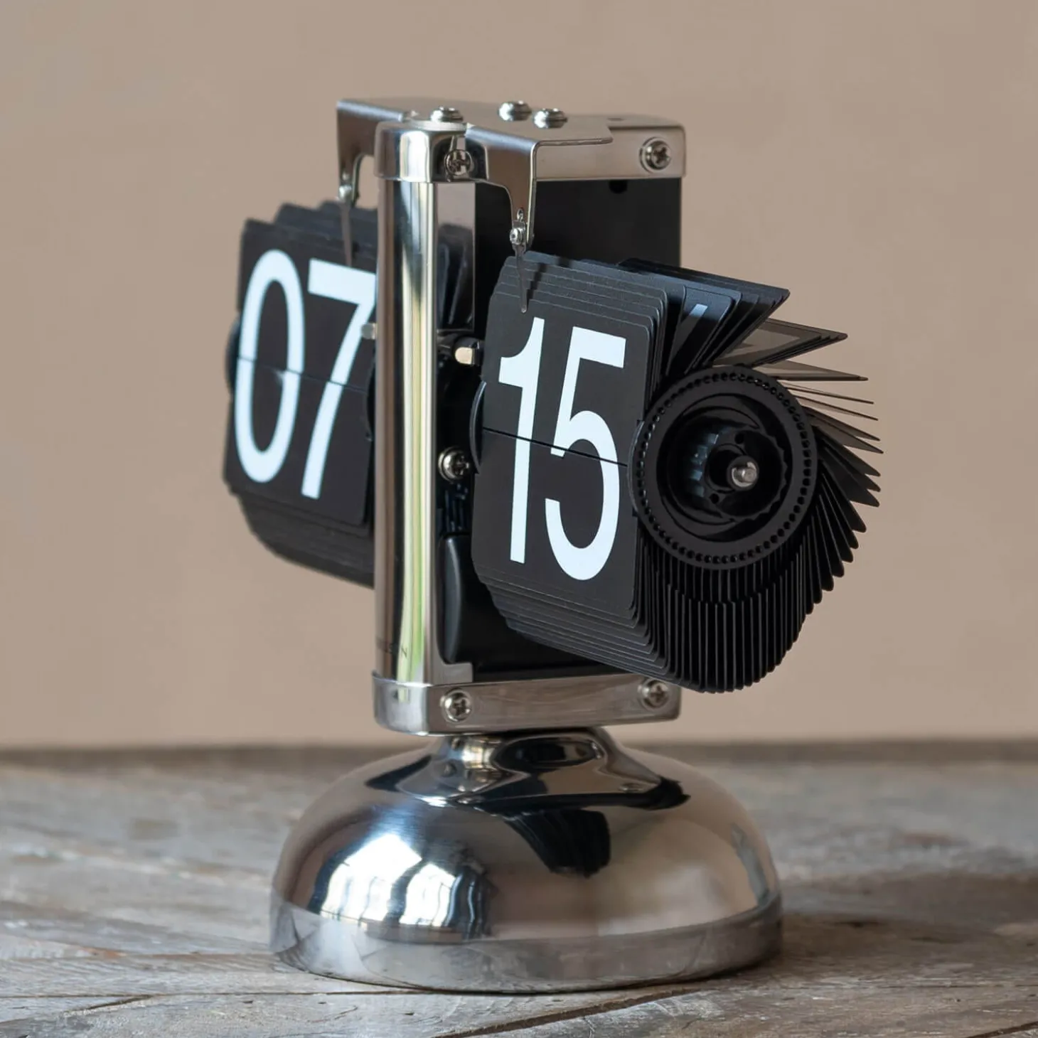 Small Flip Table Clock