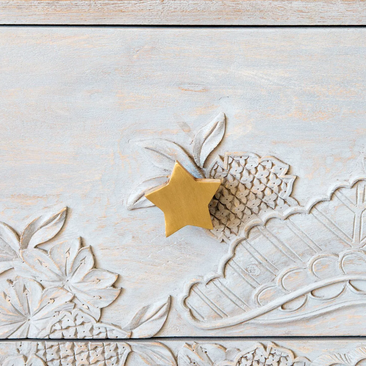 Star Wooden and Brass Knob
