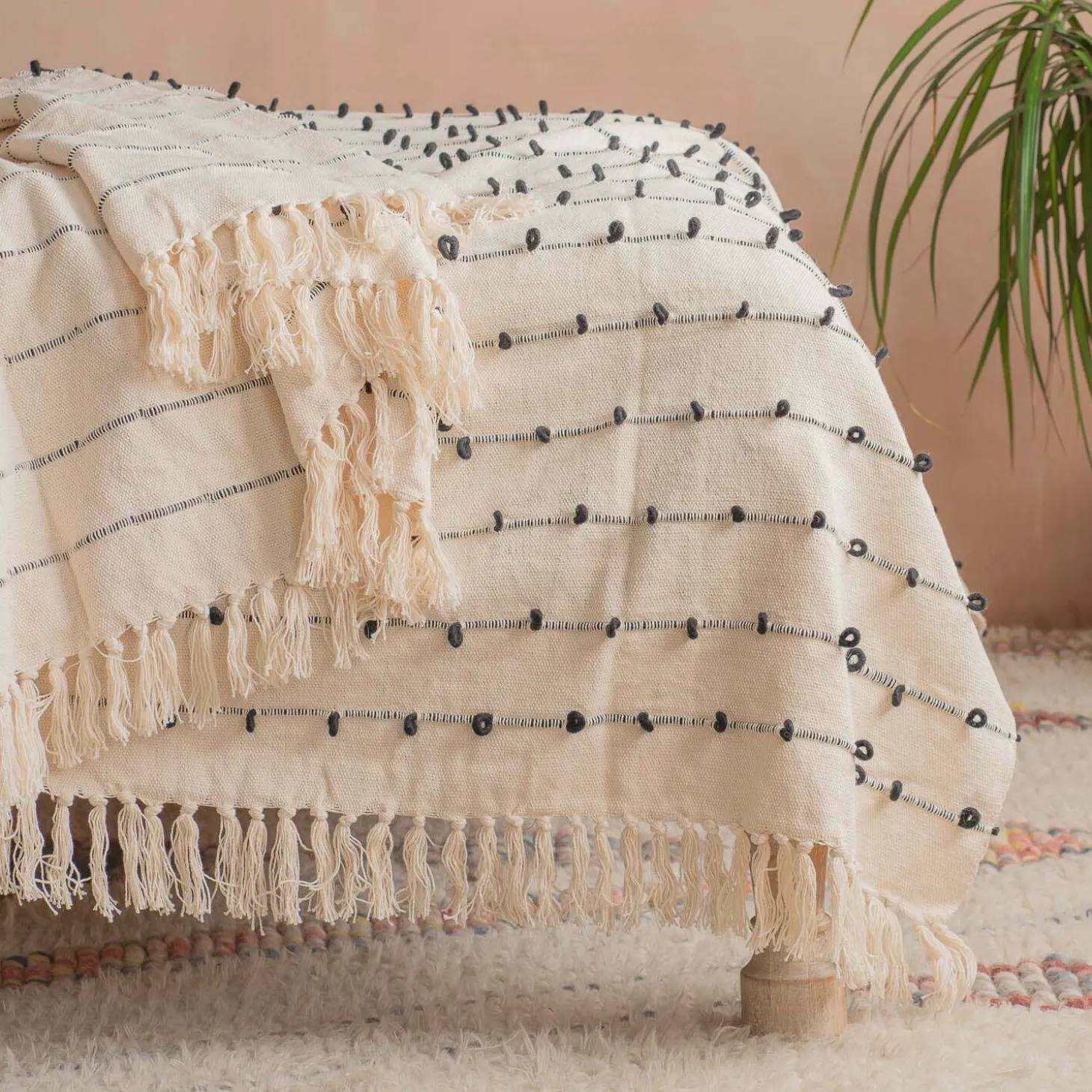 Trinx Large Black and White Throw