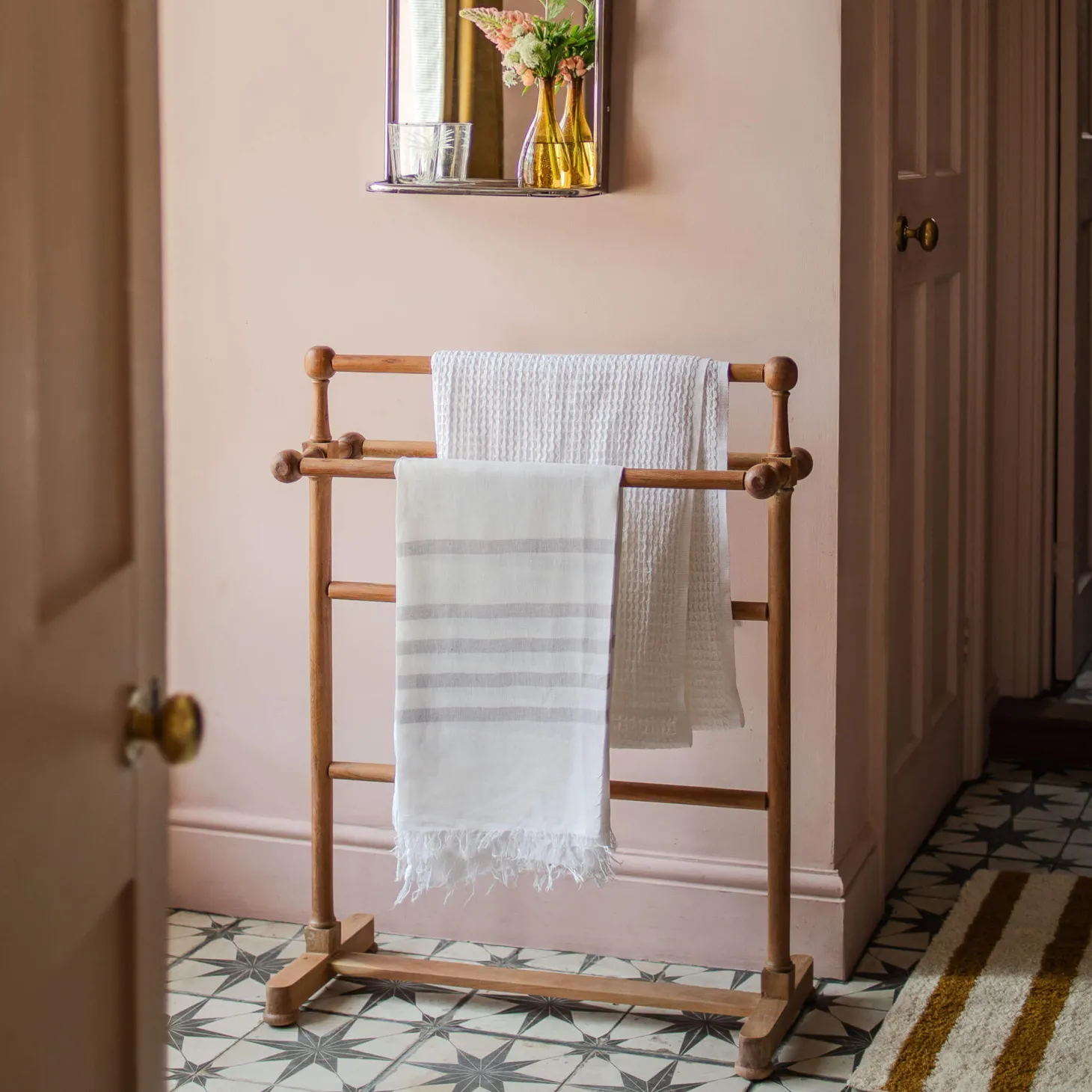 Triple Rung Towel Stand