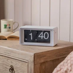 White Boxed Retro Flip Clock