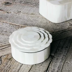 White Daisy Round Bone Box