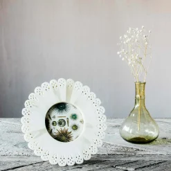 White Doily Round Bone Frame