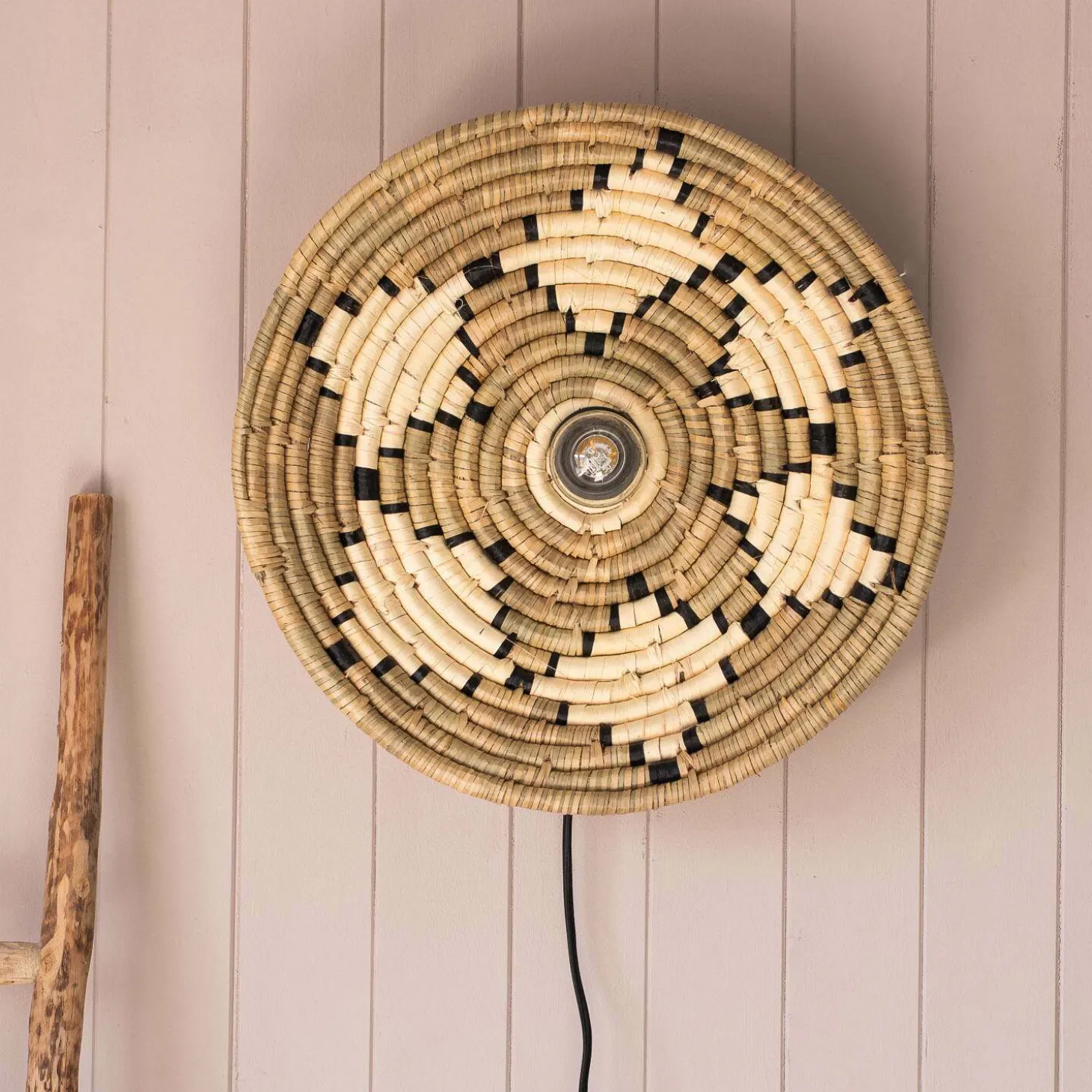 White Seagrass Plate Wall Light
