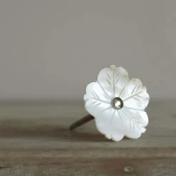 White Shell Flower Knob