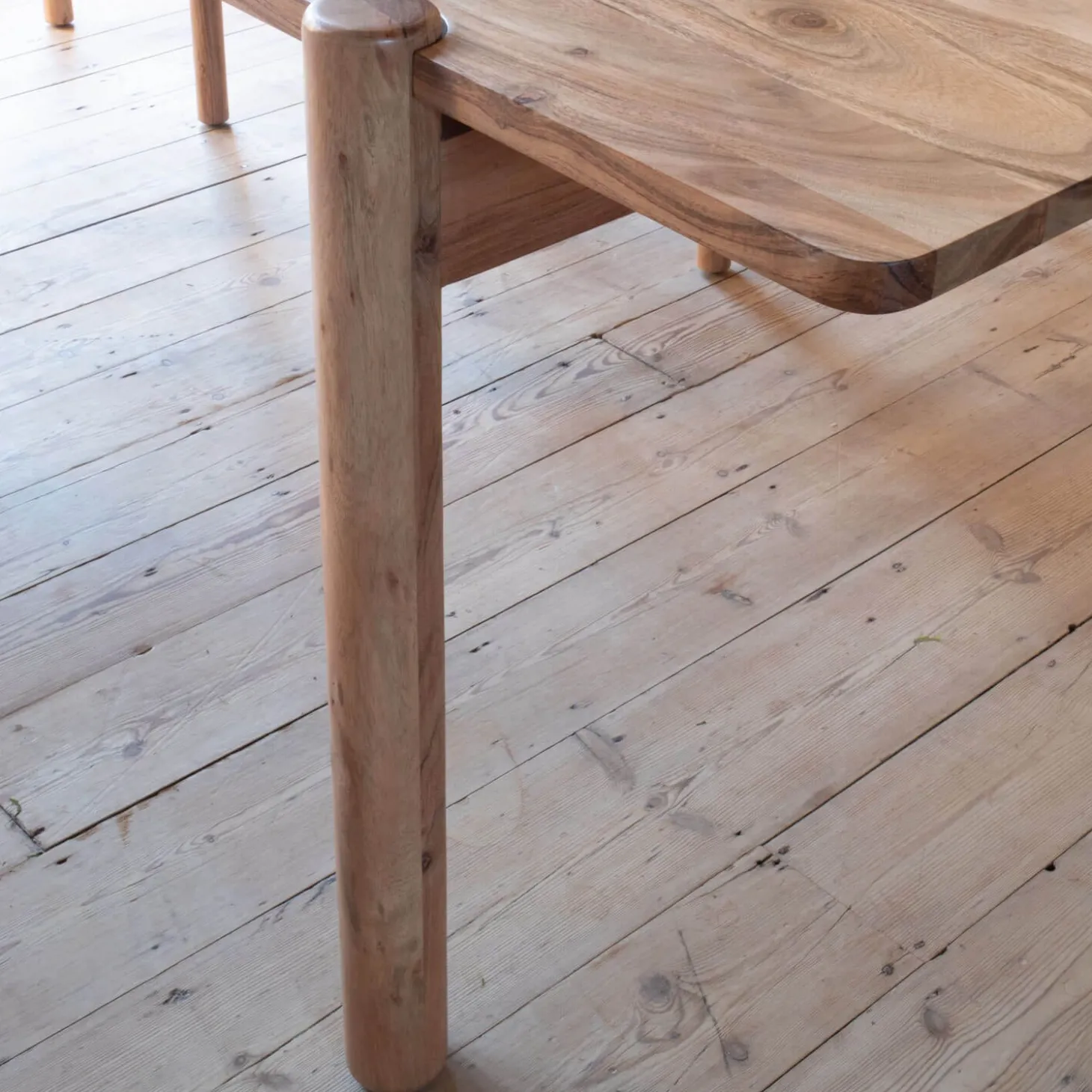 Wrenley 6 Seater Dining Table